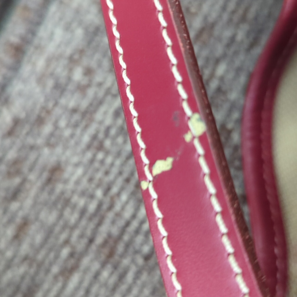 VINTAGE DOONEY & BOURKE RED SIGNATURE MINI DRAWSTRING BUCKET HANDBAG - Picture 14 of 15